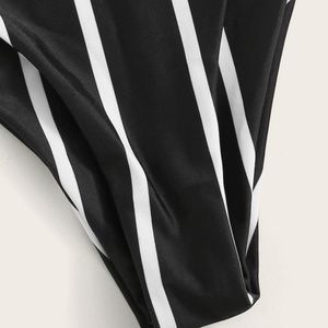 SHEIN Swim - Bikini SHEIN Swim - Bikini
